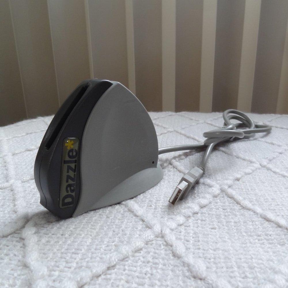 DAZZLE ~ Compact Flash ~ Reader / Writer ~ USB